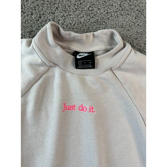 Nike Sportswear Sweatshirt Womens Small Beige Pink Newsprint Just Do It FLAW - Picture 3 of 14
